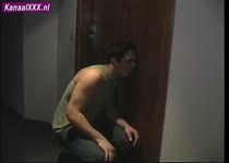 Het is een vrouw het is een man oh nee het zijn twee tranny's