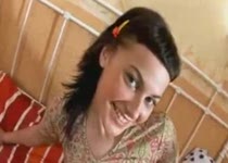 Brunette hard geneukt