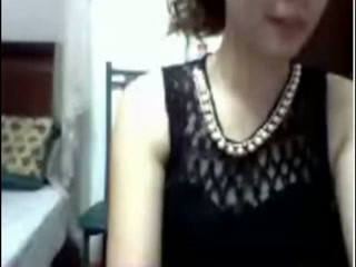 Verlegen chinese milf voor de webcam 